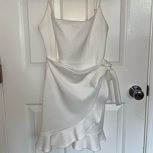 Capri Ruffle Tie Dress in White🥰